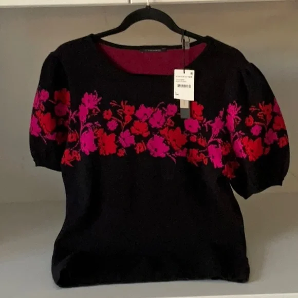 NWT TAHARI SWEATER SIZE LARGE. BLACK WITH PINK AND RED FLOWERS. - Picture 2 of 8